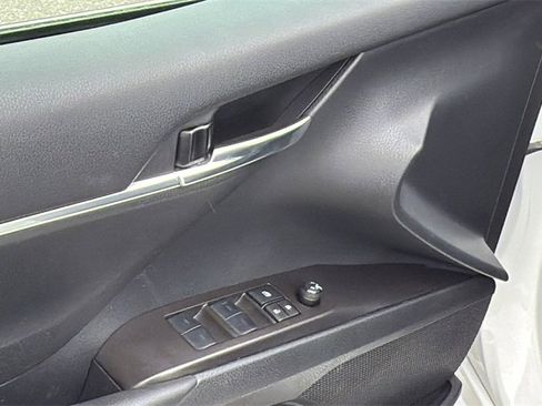 Used 2024 Toyota Camry SE image 13