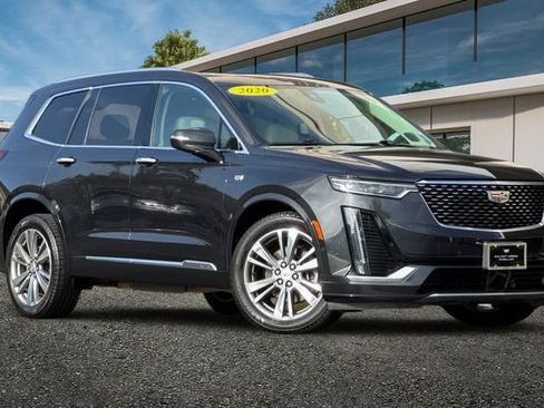 Used 2020 Cadillac XT6 Premium Luxury image 2