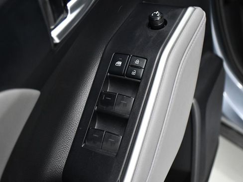 Used 2020 Toyota Highlander XLE image 17