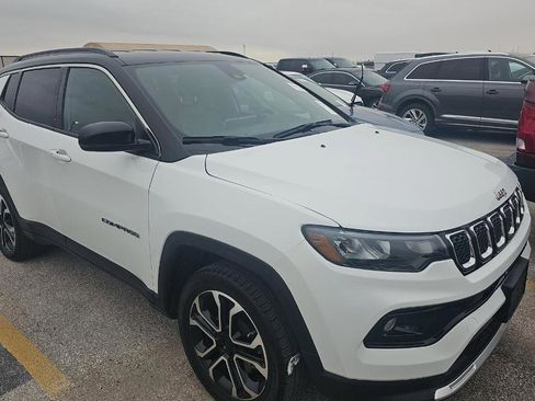 Used 2023 Jeep Compass Limited AWD/4WD image 2