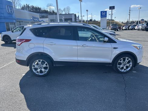 Used 2016 Ford Escape Titanium image 8