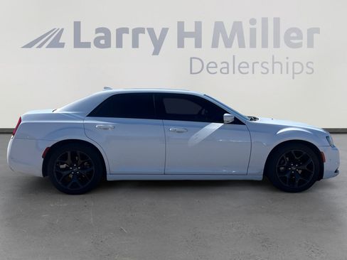 Used 2022 Chrysler 300 S image 6