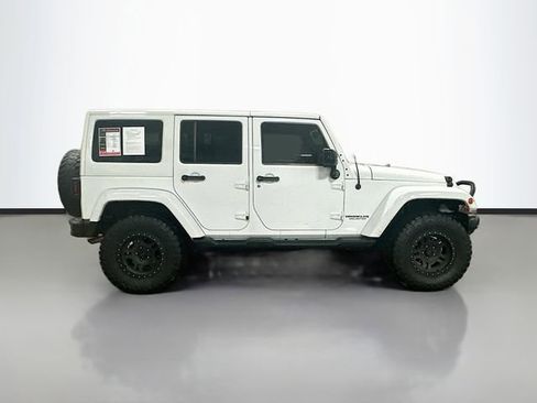 Used 2014 Jeep Wrangler Unlimited Sahara image 5