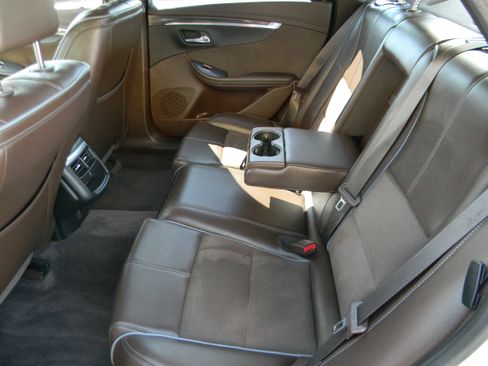 Used 2014 Chevrolet Impala LT w/ Premium Seating Package image 5