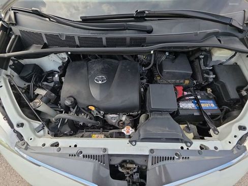 Used 2020 Toyota Sienna Limited Premium FWD image 34