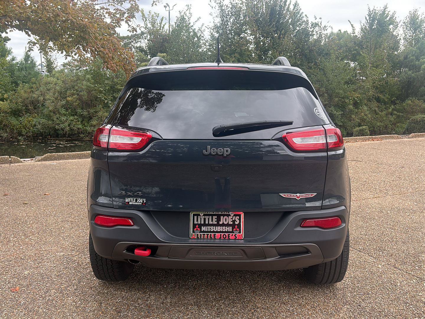 Used 2016 Jeep Cherokee Trailhawk w/ Leather Interior Group AWD/4WD image 6