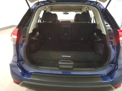 Used 2017 Nissan Rogue S AWD/4WD image 6