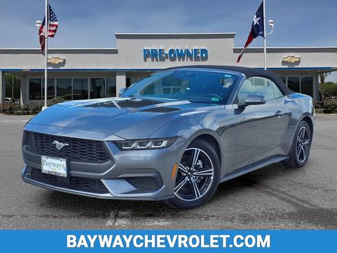 Used 2025 Ford Mustang Premium RWD image 1