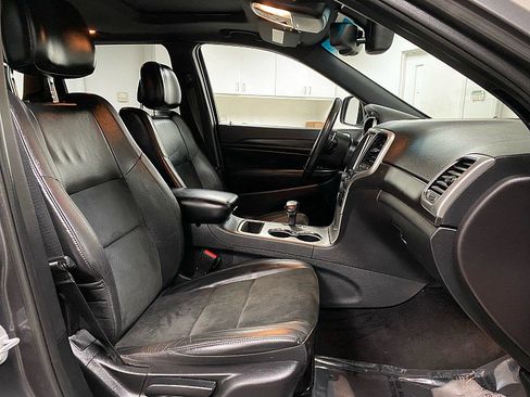 Used 2015 Jeep Grand Cherokee Altitude image 16