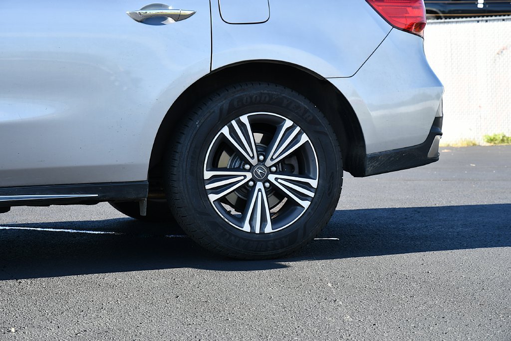 Used 2018 Acura MDX SH-AWD image 11