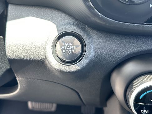 New 2025 Hyundai Venue Limited image 22