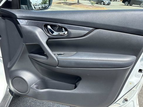 Used 2018 Nissan Rogue S FWD image 37