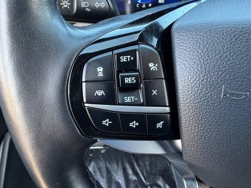 Used 2022 Ford Explorer Platinum w/ Equipment Group 601A AWD/4WD image 24