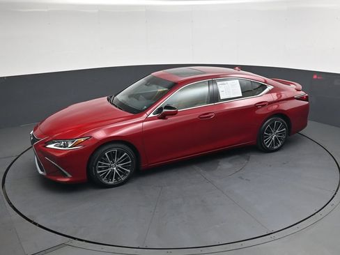 Used 2025 Lexus ES 300h w/ Premium Package FWD image 42