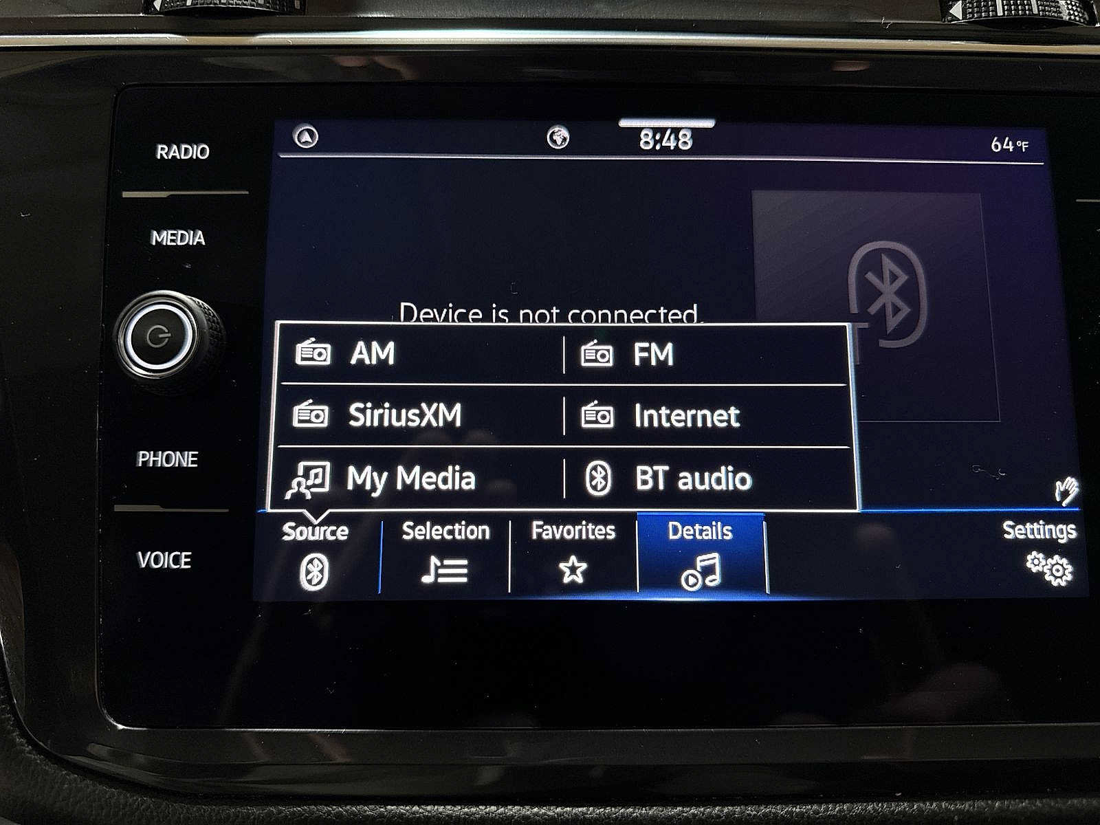Used 2023 Volkswagen Tiguan SE w/ Panoramic Sunroof Package FWD image 33