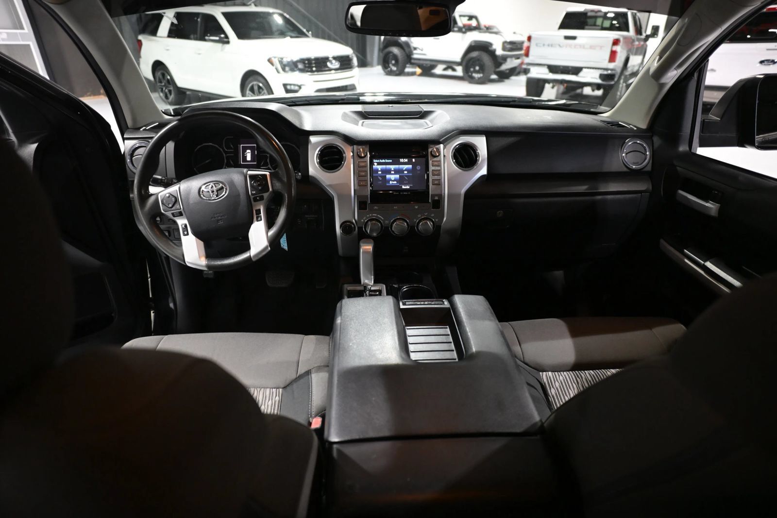 Used 2019 Toyota Tundra SR5 w/ SR5 Upgrade Package AWD/4WD image 15