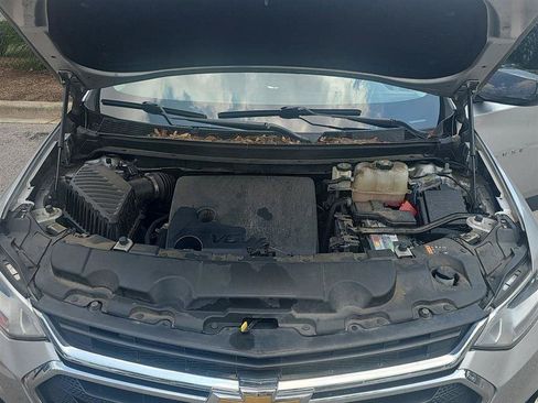 Used 2020 Chevrolet Traverse LS FWD image 13