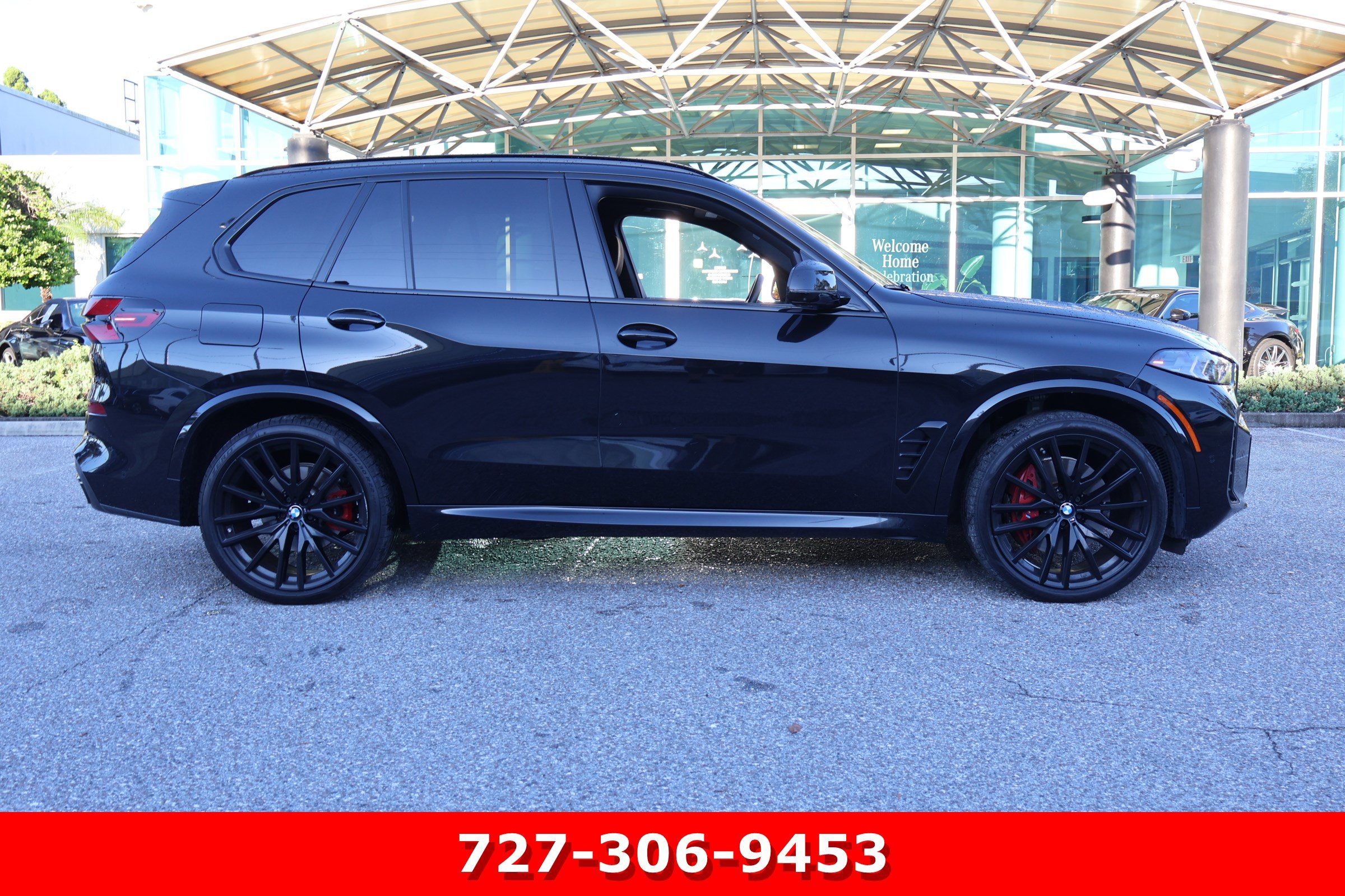 Used 2024 BMW X5 xDrive40i w/ M Sport Package AWD/4WD image 11