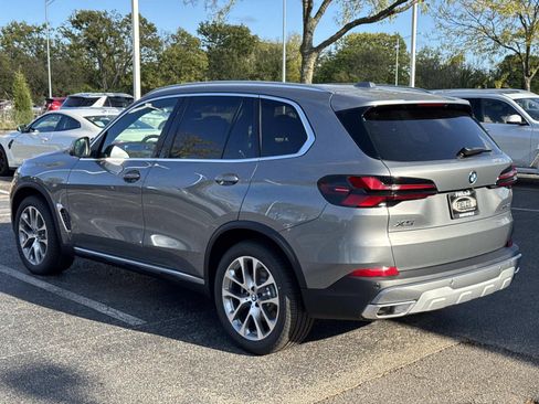 New 2026 BMW X5 xDrive40i w/ Premium Package AWD/4WD image 7