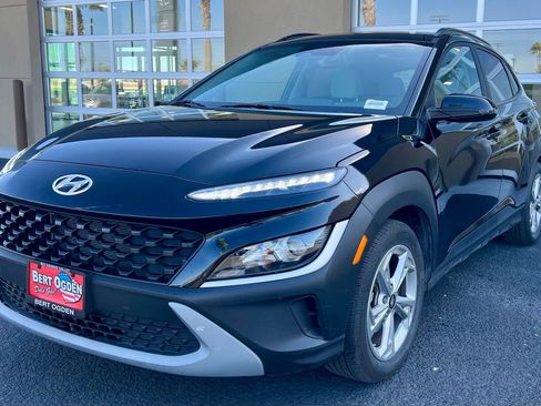 Used 2022 Hyundai Kona SEL w/ Convenience Package FWD image 4