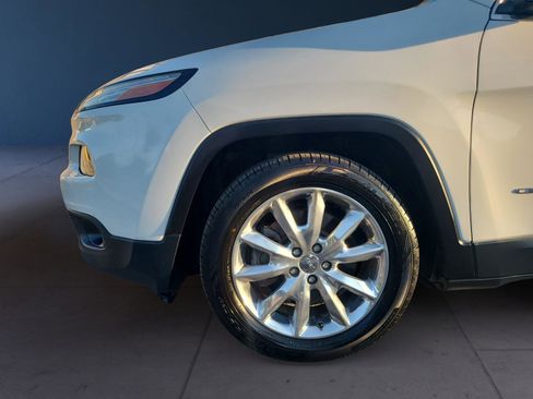 Used 2016 Jeep Cherokee Limited FWD image 9