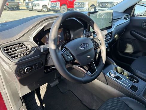 New 2026 Ford Escape SE FWD image 13