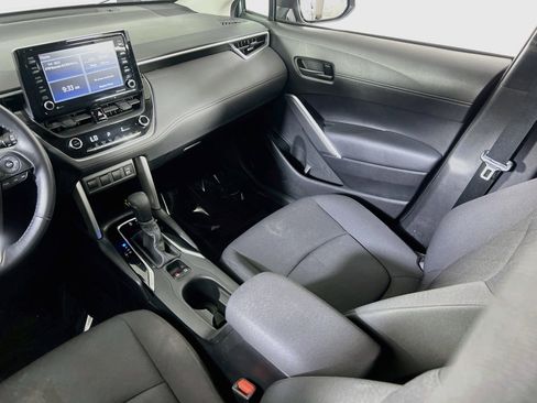 Used 2022 Toyota Corolla Cross LE AWD/4WD image 21