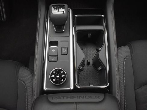 Used 2025 Nissan Pathfinder SV AWD/4WD image 26
