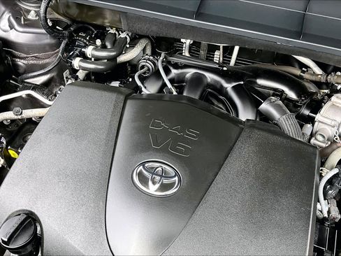 Used 2021 Toyota Highlander XLE FWD image 33