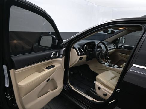 Used 2019 Jeep Grand Cherokee Limited RWD image 16