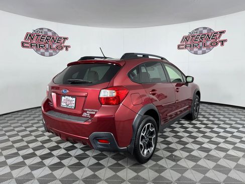 Used 2017 Subaru Crosstrek 2.0i Premium w/ Moonroof Package AWD/4WD image 7