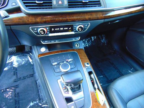 Used 2018 Audi Q5 2.0T Premium image 22