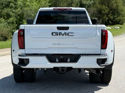 New 2026 GMC Sierra 3500 Denali Ultimate AWD/4WD image 13