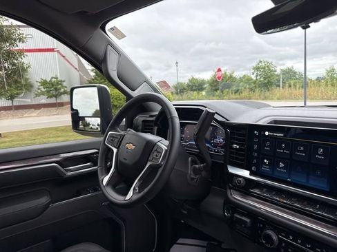 Used 2025 Chevrolet Silverado 2500 LTZ w/ LTZ Plus Package image 34