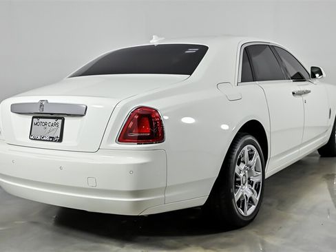 Used 2015 Rolls-Royce Ghost RWD image 9