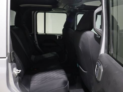 Certified 2020 Jeep Gladiator Rubicon AWD/4WD image 18