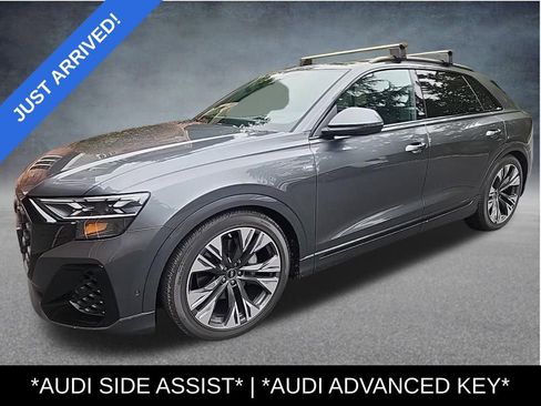 Used 2025 Audi Q8 Prestige w/ Prestige Package image 3