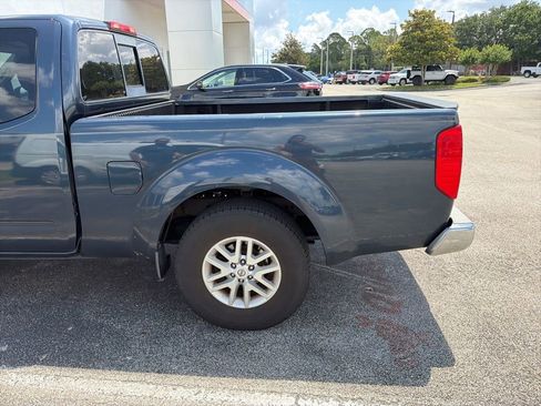 Used 2016 Nissan Frontier SV RWD image 3