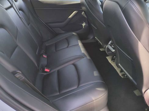Used 2021 Tesla Model 3 Standard Range Plus image 19