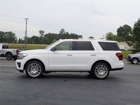 Used 2024 Ford Expedition Limited AWD/4WD image 2