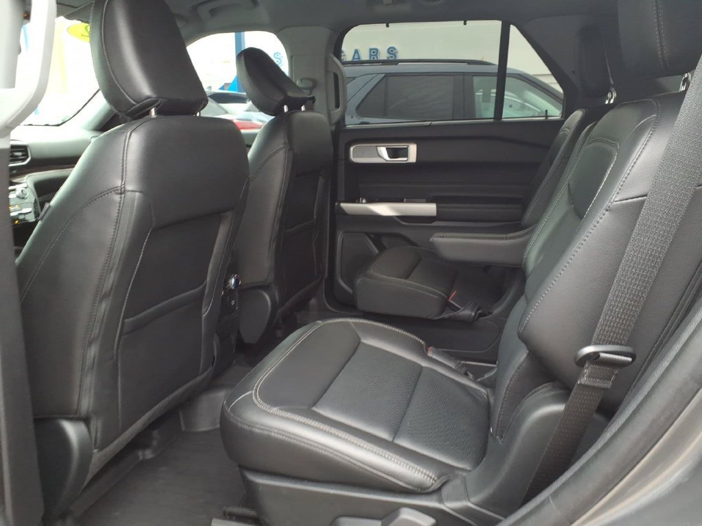 Certified 2022 Ford Explorer Limited w/ Equipment Group 301A AWD/4WD image 12