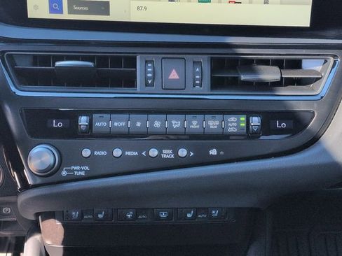 Used 2024 Lexus ES 350 Ultra Luxury image 9