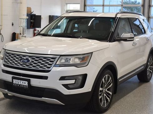 Used 2016 Ford Explorer Platinum AWD/4WD image 9