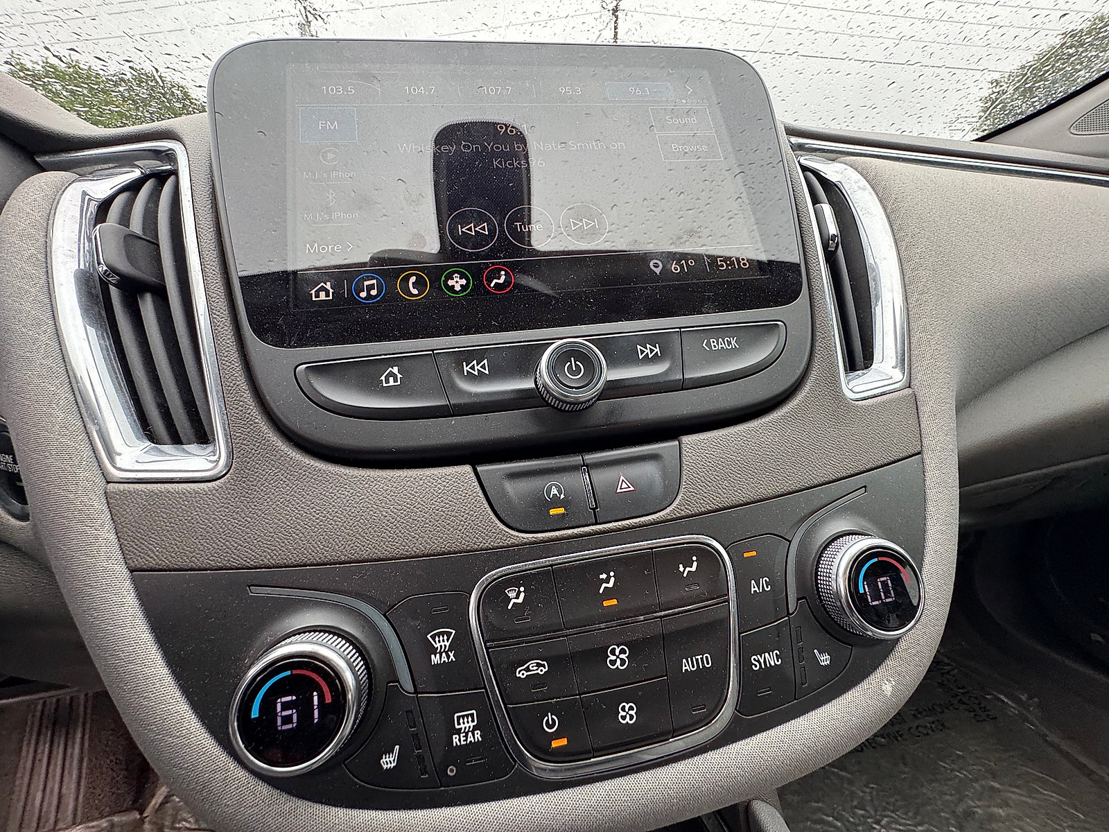 Used 2021 Chevrolet Malibu LT FWD image 9