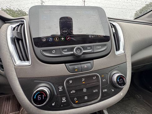 Used 2021 Chevrolet Malibu LT FWD image 9