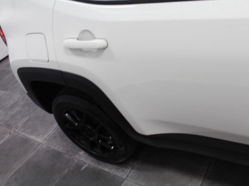 Used 2020 Jeep Renegade Altitude AWD/4WD image 34