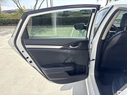Used 2019 Honda Civic EX-L image 11