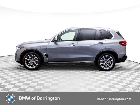 New 2026 BMW X5 xDrive50e image 2