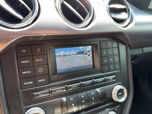 Used 2017 Ford Mustang GT RWD image 24