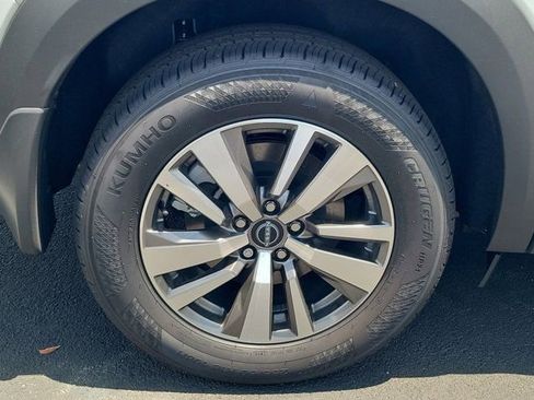 New 2026 Nissan Pathfinder SL FWD image 3